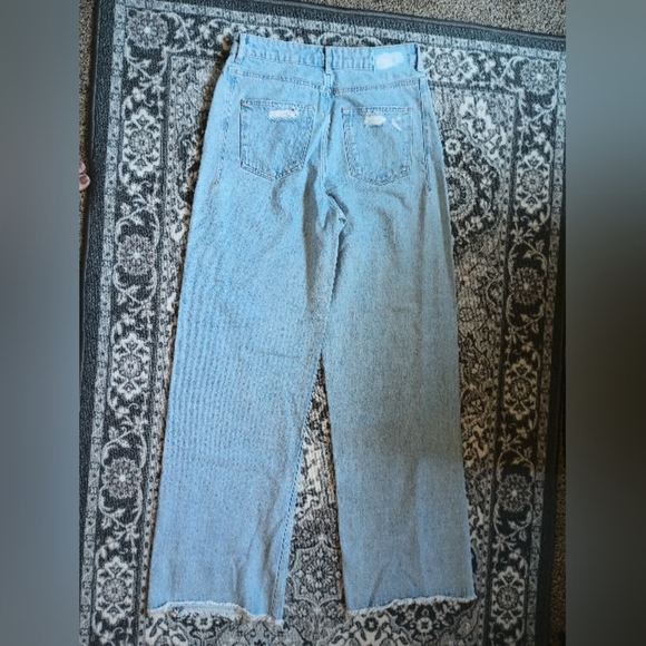 Zara High Rise Baggy Jeans Size 6 Button Fly Light Wash Raw Hem Destroyed - Picture 2 of 14